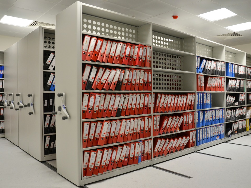 High density mobile shelving for lever arch files