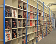 Retail storage pigeon holes for clothes